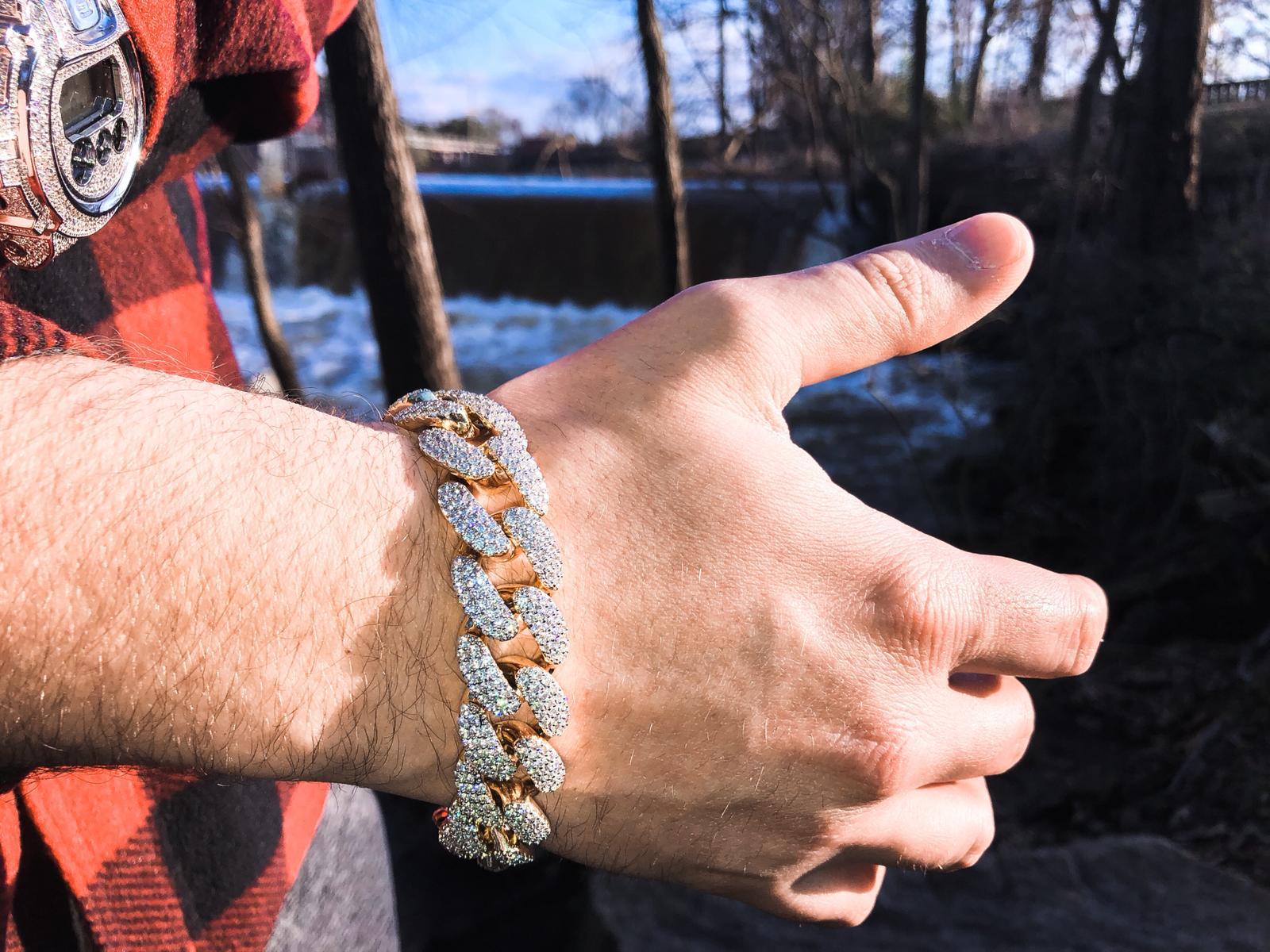“14K Gold Plated Cuban Link Bracelet – 18mm Iced Out with AAA Cubic Zirconia, 7 Inch, Hip Hop Jewelry for Men 961531