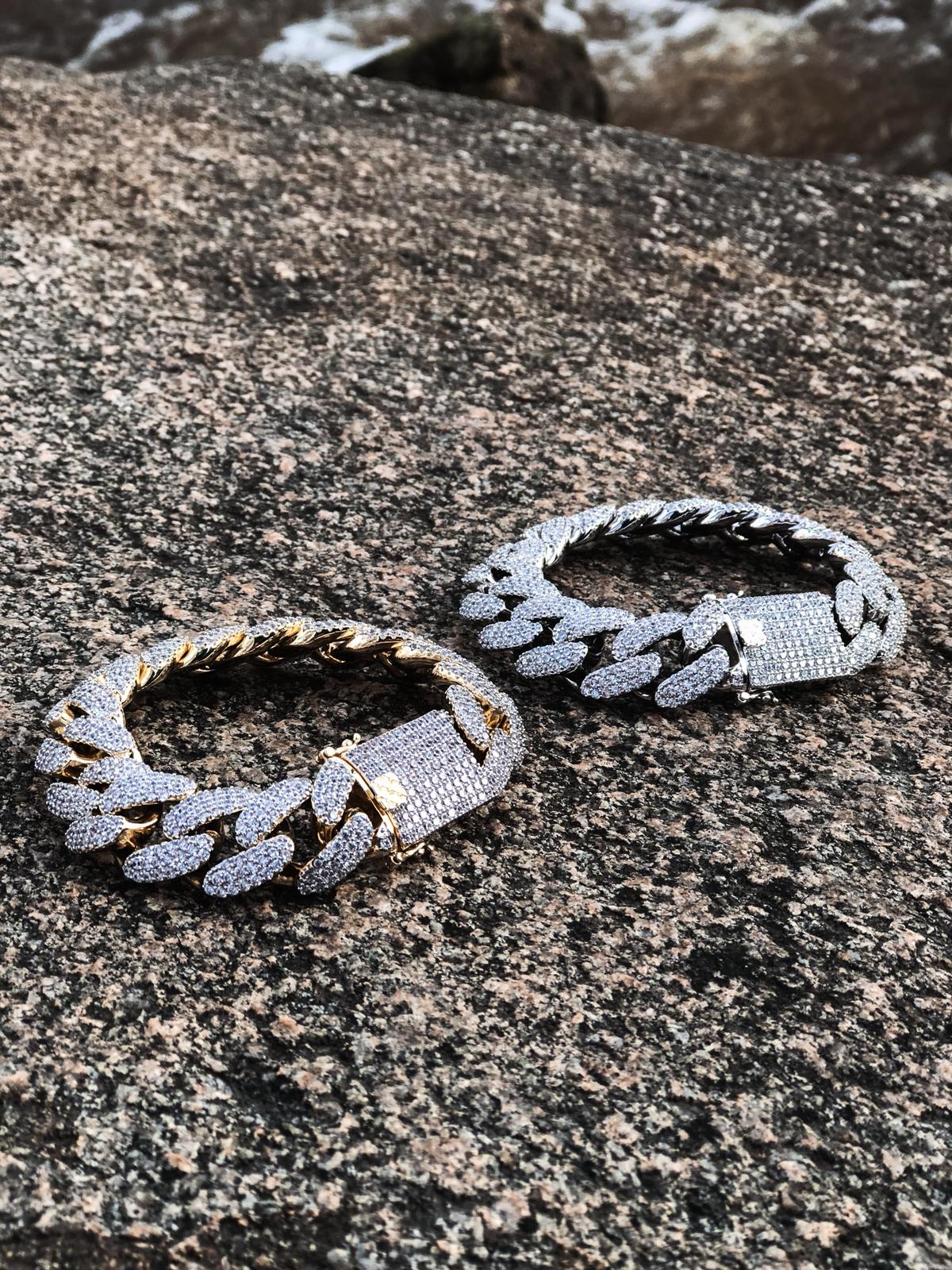 “14K Gold Plated Cuban Link Bracelet – 18mm Iced Out with AAA Cubic Zirconia, 7 Inch, Hip Hop Jewelry for Men 961531