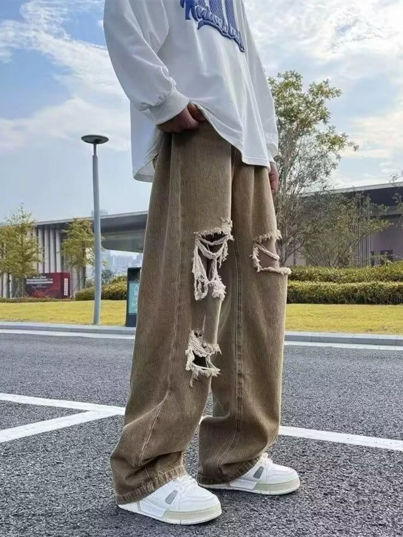 Men’s Relaxed Fit Distressed Wide-Leg Jeans – Vintage Wash Streetwear Denim Pants