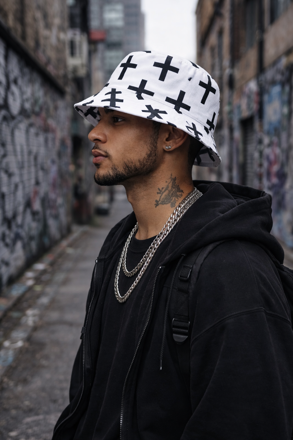 Unisex White Streetwear Bucket Hat with Black Cross Print – Urban Fashion Festival & Everyday Wear