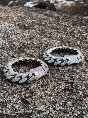 “14K Gold Plated Cuban Link Bracelet – 18mm Iced Out with AAA Cubic Zirconia, 7 Inch, Hip Hop Jewelry for Men 961531